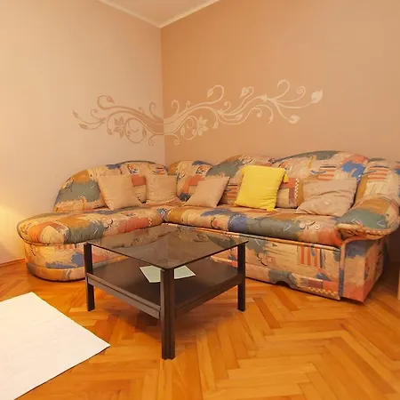 Luka 953 * Fažana