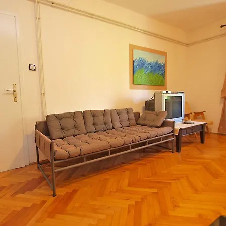 Luka 953 Apartment