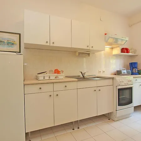 Apartment Luka 953 *